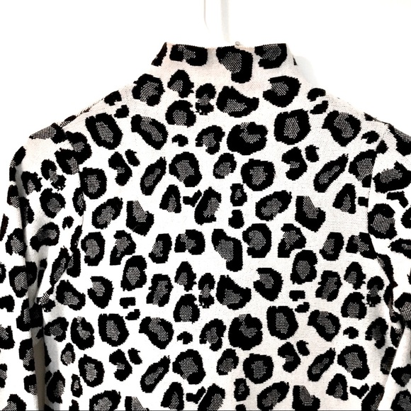 Leopard Print Sweater - Vintage - 3/4 Sleeves, Mock Turtle Neck, Tahari  Small - Picture 3 of 6